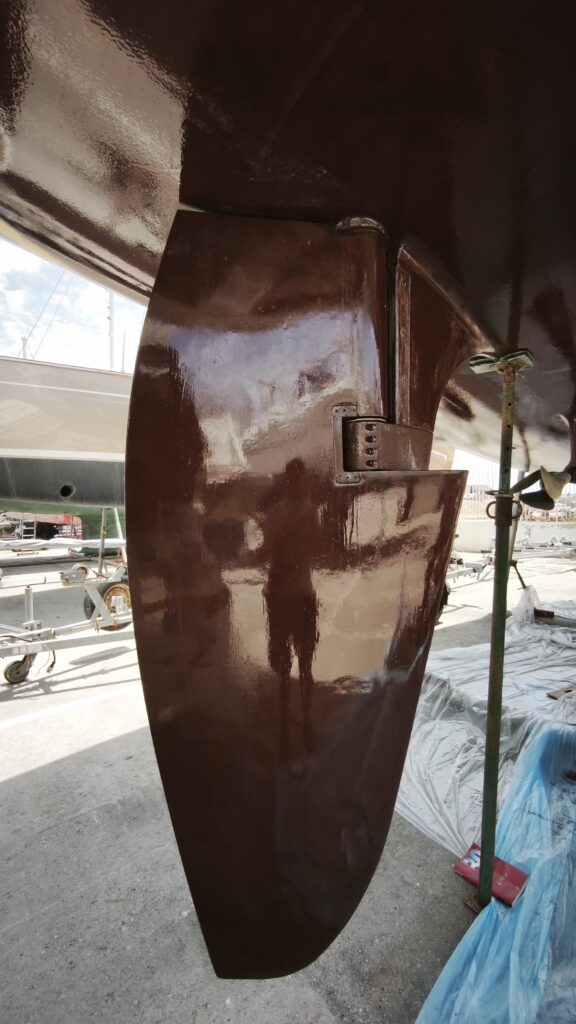 Work on the hull during the first ten-day refit phase in Lagos
